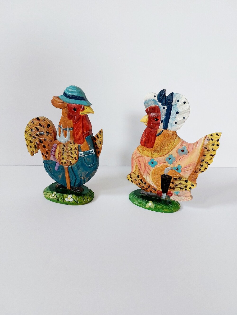 American Gothic Chickens Dept 56 Handcarved & Handpainted Wood‎ Folk Art